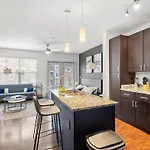 Luxurious 1 King Bed Suite In Uptown Charlotte