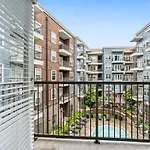 Luxurious 1 King Bed Suite In Uptown Charlotte