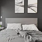 Luxurious 1 King Bed Suite In Uptown Charlotte