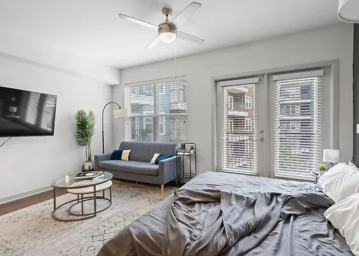 Luxurious 1 King Bed Suite In Uptown Charlotte