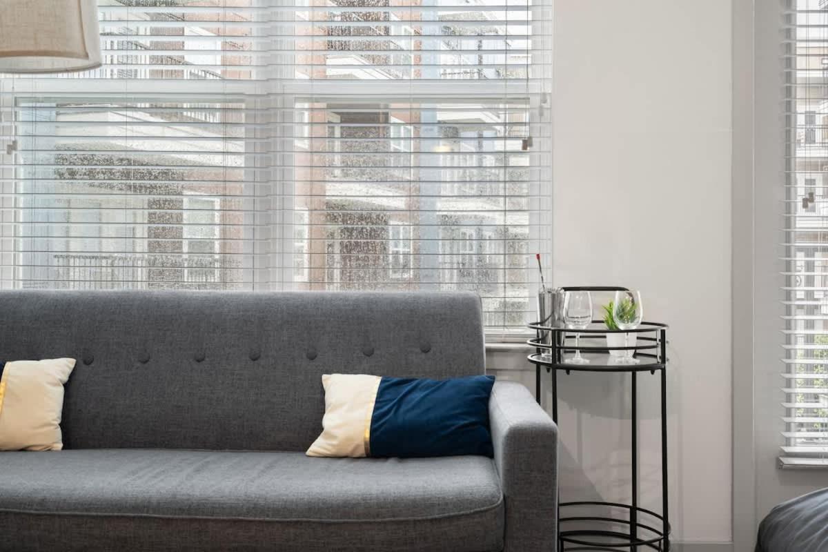 Luxurious 1 King Bed In Uptown Apartment *